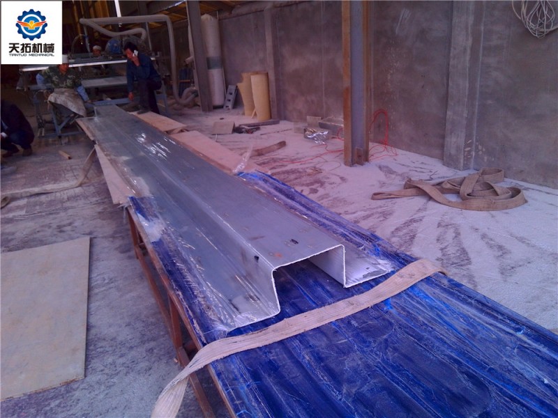 FRP rain gutter making machine4