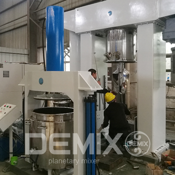 DEMIX立式捏合机31