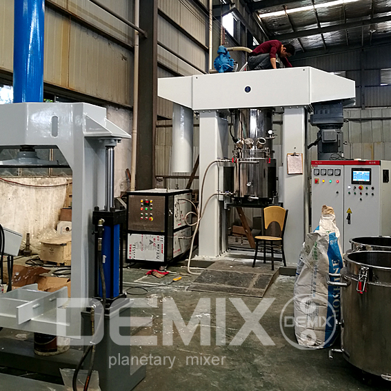DEMIX立式捏合机35