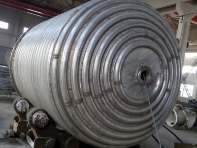 外盘半管加热反应釜成套生产设备图2