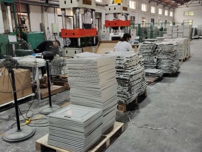 SMC智能终端箱模具图3