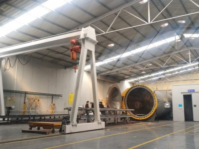 热压罐_碳纤维热压罐租赁-碳纤维制品设备热压罐图3