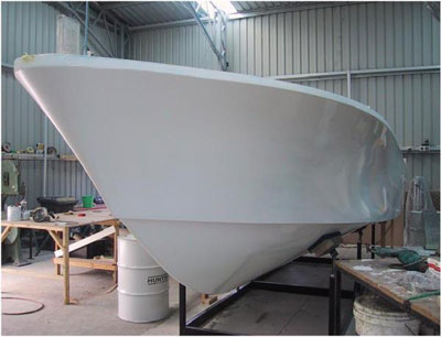 无模具制作玻璃钢船艇操作过程